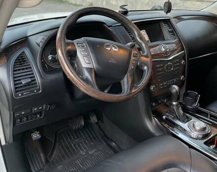 Белый Инфинити QX56, объемом двигателя 5.6 л и пробегом 230 тыс. км за 27900 $, фото 8 на Automoto.ua