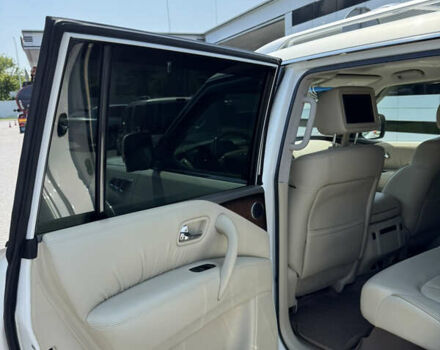 Белый Инфинити QX56, объемом двигателя 5.6 л и пробегом 65 тыс. км за 19500 $, фото 19 на Automoto.ua
