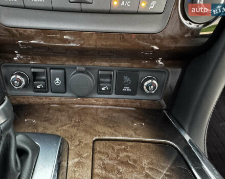 Инфинити QX56 2011 в Киеве на Automoto.ua Белый Инфинити QX56, объемом двигателя 5.55 л и пробегом 138 тыс. км за 16999 $, фото 43 на Automoto.ua