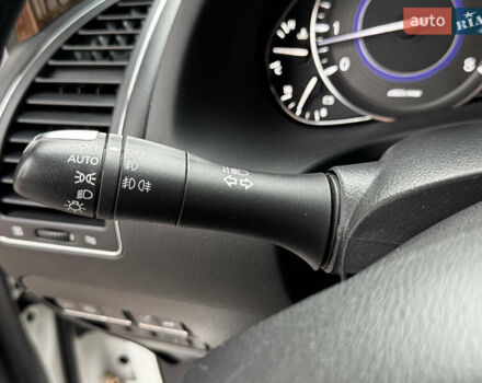 Инфинити QX56 2011 в Киеве на Automoto.ua Белый Инфинити QX56, объемом двигателя 5.55 л и пробегом 138 тыс. км за 16999 $, фото 44 на Automoto.ua