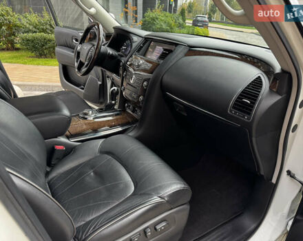 Инфинити QX56 2011 в Киеве на Automoto.ua Белый Инфинити QX56, объемом двигателя 5.55 л и пробегом 138 тыс. км за 16999 $, фото 29 на Automoto.ua