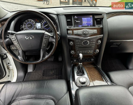 Белый Инфинити QX56, объемом двигателя 5.6 л и пробегом 138 тыс. км за 16800 $, фото 35 на Automoto.ua