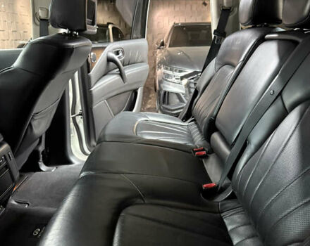 Білий Інфініті QX56, об'ємом двигуна 5.55 л та пробігом 132 тис. км за 19000 $, фото 17 на Automoto.ua