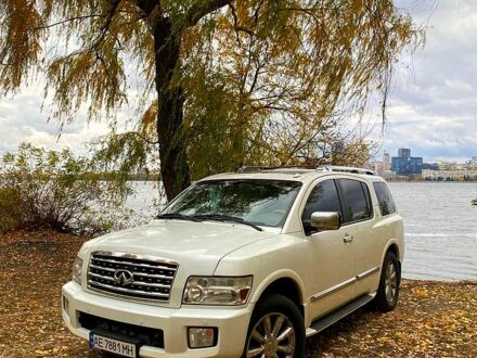 Белый Инфинити QX56, объемом двигателя 5.6 л и пробегом 182 тыс. км за 14500 $, фото 1 на Automoto.ua