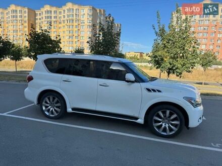 Инфинити QX56 2012 в Киеве на Automoto.ua Белый Инфинити QX56, объемом двигателя 5.55 л и пробегом 265 тыс. км за 17000 $, фото 1 на Automoto.ua