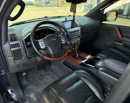 Чорний Інфініті QX56, об'ємом двигуна 0 л та пробігом 170 тис. км за 8700 $, фото 4 на Automoto.ua