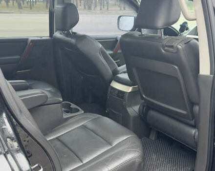 Чорний Інфініті QX56, об'ємом двигуна 5.6 л та пробігом 320 тис. км за 12500 $, фото 5 на Automoto.ua