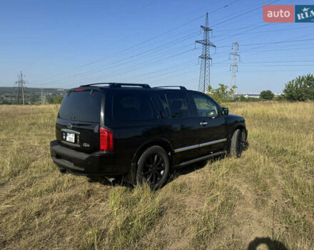 Черный Инфинити QX56, объемом двигателя 5.55 л и пробегом 200 тыс. км за 12000 $, фото 3 на Automoto.ua