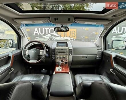 Черный Инфинити QX56, объемом двигателя 5.6 л и пробегом 108 тыс. км за 10500 $, фото 5 на Automoto.ua