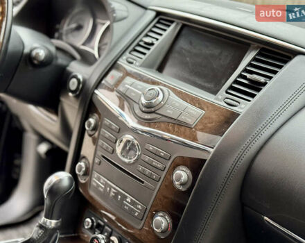 Черный Инфинити QX56, объемом двигателя 5.6 л и пробегом 220 тыс. км за 21500 $, фото 85 на Automoto.ua