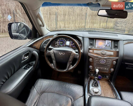 Черный Инфинити QX56, объемом двигателя 5.6 л и пробегом 220 тыс. км за 21500 $, фото 88 на Automoto.ua