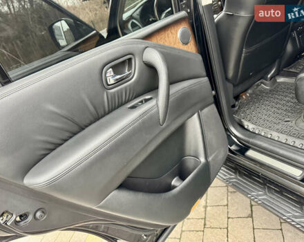 Черный Инфинити QX56, объемом двигателя 5.6 л и пробегом 220 тыс. км за 21500 $, фото 63 на Automoto.ua