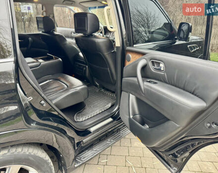 Черный Инфинити QX56, объемом двигателя 5.6 л и пробегом 220 тыс. км за 21500 $, фото 74 на Automoto.ua