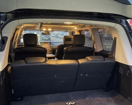 Чорний Інфініті QX56, об'ємом двигуна 5.6 л та пробігом 267 тис. км за 15000 $, фото 5 на Automoto.ua