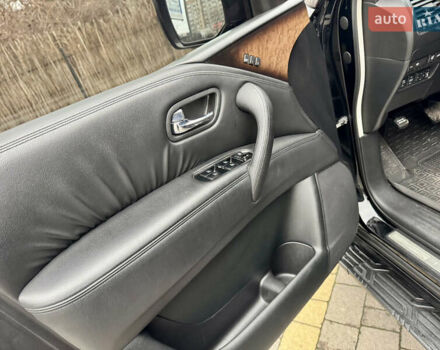 Черный Инфинити QX56, объемом двигателя 5.6 л и пробегом 220 тыс. км за 21500 $, фото 51 на Automoto.ua