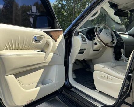 Черный Инфинити QX56, объемом двигателя 5.55 л и пробегом 123 тыс. км за 23500 $, фото 1 на Automoto.ua