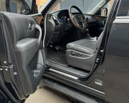 Черный Инфинити QX56, объемом двигателя 5.55 л и пробегом 322 тыс. км за 20000 $, фото 21 на Automoto.ua