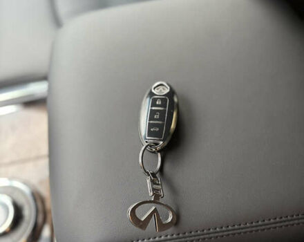 Черный Инфинити QX56, объемом двигателя 5.55 л и пробегом 322 тыс. км за 20000 $, фото 18 на Automoto.ua