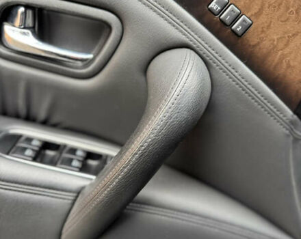 Черный Инфинити QX56, объемом двигателя 5.55 л и пробегом 322 тыс. км за 20000 $, фото 17 на Automoto.ua