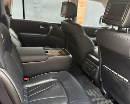 Черный Инфинити QX56, объемом двигателя 5.55 л и пробегом 322 тыс. км за 20000 $, фото 12 на Automoto.ua