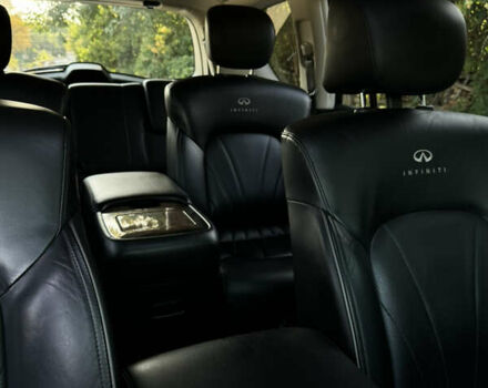 Красный Инфинити QX56, объемом двигателя 5.55 л и пробегом 213 тыс. км за 18800 $, фото 6 на Automoto.ua