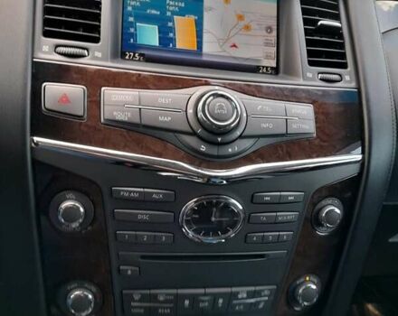 Червоний Інфініті QX56, об'ємом двигуна 5.55 л та пробігом 181 тис. км за 17500 $, фото 13 на Automoto.ua