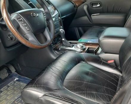 Червоний Інфініті QX56, об'ємом двигуна 5.55 л та пробігом 181 тис. км за 17500 $, фото 8 на Automoto.ua