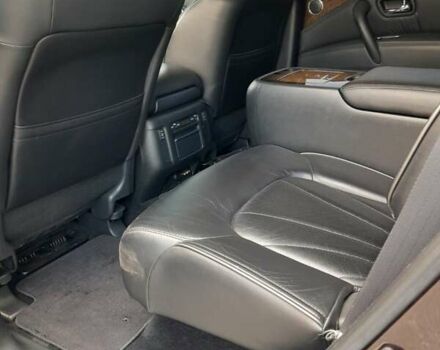 Червоний Інфініті QX56, об'ємом двигуна 5.55 л та пробігом 181 тис. км за 17500 $, фото 6 на Automoto.ua