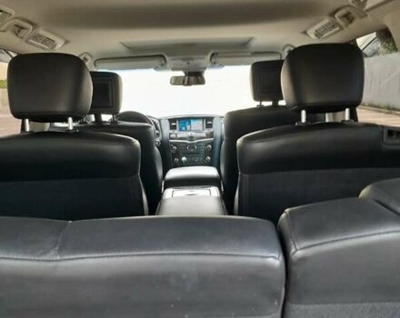 Червоний Інфініті QX56, об'ємом двигуна 5.55 л та пробігом 181 тис. км за 17500 $, фото 3 на Automoto.ua