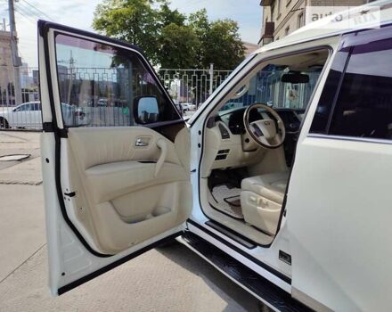 Інфініті QX56, об'ємом двигуна 5.6 л та пробігом 195 тис. км за 20490 $, фото 20 на Automoto.ua