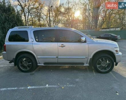 Серый Инфинити QX56, объемом двигателя 5.6 л и пробегом 300 тыс. км за 10000 $, фото 4 на Automoto.ua