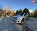 Серый Инфинити QX56, объемом двигателя 5.6 л и пробегом 300 тыс. км за 10000 $, фото 1 на Automoto.ua