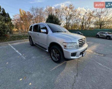 Серый Инфинити QX56, объемом двигателя 5.6 л и пробегом 300 тыс. км за 10000 $, фото 3 на Automoto.ua