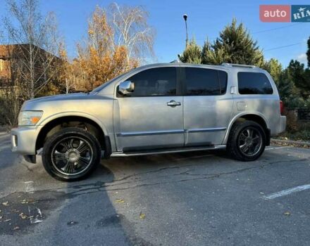 Серый Инфинити QX56, объемом двигателя 5.6 л и пробегом 300 тыс. км за 10000 $, фото 7 на Automoto.ua