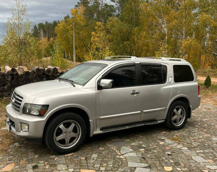 Серый Инфинити QX56, объемом двигателя 5.55 л и пробегом 184 тыс. км за 9500 $, фото 1 на Automoto.ua