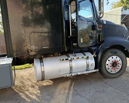 Черный Интернационал 9200, объемом двигателя 12.7 л и пробегом 600 тыс. км за 7000 $, фото 1 на Automoto.ua