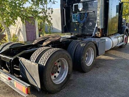 Черный Интернационал 9200, объемом двигателя 12.7 л и пробегом 600 тыс. км за 7000 $, фото 1 на Automoto.ua