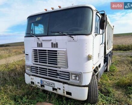 Білий Інтернаціонал 9600, об'ємом двигуна 14.6 л та пробігом 900 тис. км за 10000 $, фото 1 на Automoto.ua