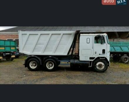 Білий Інтернаціонал 9600, об'ємом двигуна 14.6 л та пробігом 900 тис. км за 10000 $, фото 5 на Automoto.ua