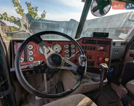 Зеленый Интернационал 9900, объемом двигателя 12.7 л и пробегом 2 тыс. км за 13500 $, фото 9 на Automoto.ua