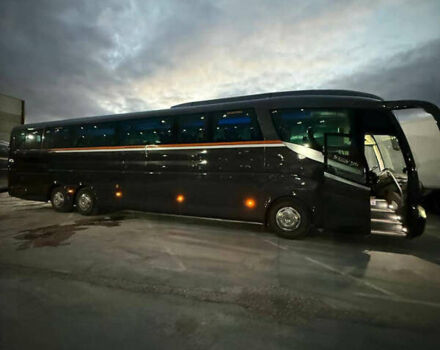 Черный Иризар PB, объемом двигателя 0 л и пробегом 300 тыс. км за 142212 $, фото 2 на Automoto.ua