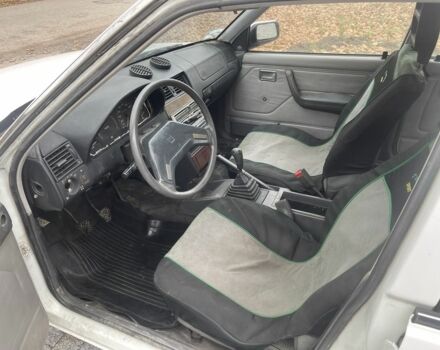 Білий Ісузу Aska, об'ємом двигуна 0 л та пробігом 777 тис. км за 650 $, фото 5 на Automoto.ua