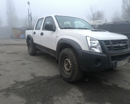 Белый Исузу Д-Макс, объемом двигателя 2.5 л и пробегом 425 тыс. км за 8823 $, фото 1 на Automoto.ua