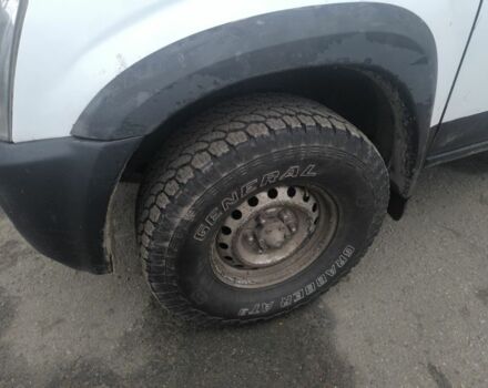 Белый Исузу Д-Макс, объемом двигателя 2.5 л и пробегом 425 тыс. км за 8823 $, фото 3 на Automoto.ua