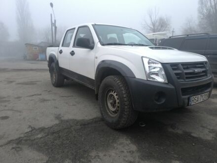 Білий Ісузу D-Max, об'ємом двигуна 2.5 л та пробігом 400 тис. км за 8416 $, фото 1 на Automoto.ua