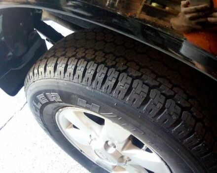 Чорний Ісузу D-Max, об'ємом двигуна 3 л та пробігом 300 тис. км за 12000 $, фото 5 на Automoto.ua