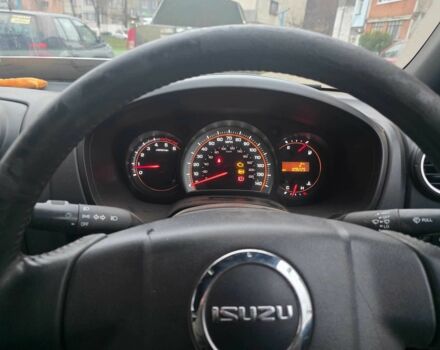 Чорний Ісузу D-Max, об'ємом двигуна 0 л та пробігом 109 тис. км за 3500 $, фото 7 на Automoto.ua