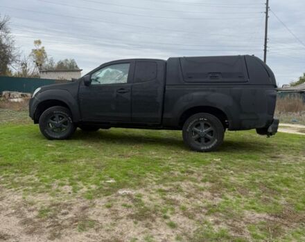 Черный Исузу Д-Макс, объемом двигателя 2.5 л и пробегом 130 тыс. км за 9999 $, фото 2 на Automoto.ua