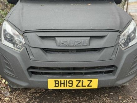 Черный Исузу Д-Макс, объемом двигателя 2.5 л и пробегом 130 тыс. км за 9999 $, фото 1 на Automoto.ua