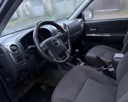 Сірий Ісузу D-Max, об'ємом двигуна 2.5 л та пробігом 233 тис. км за 4000 $, фото 7 на Automoto.ua